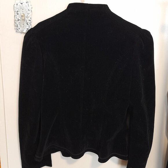 Gorgeous Victorian inspired, braided velvet Opera style coat - Picture 2 of 5